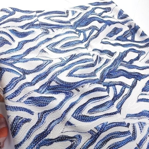 WORTH Blue White Patterned Embroidered Skirt Sz 8 - Picture 8 of 12